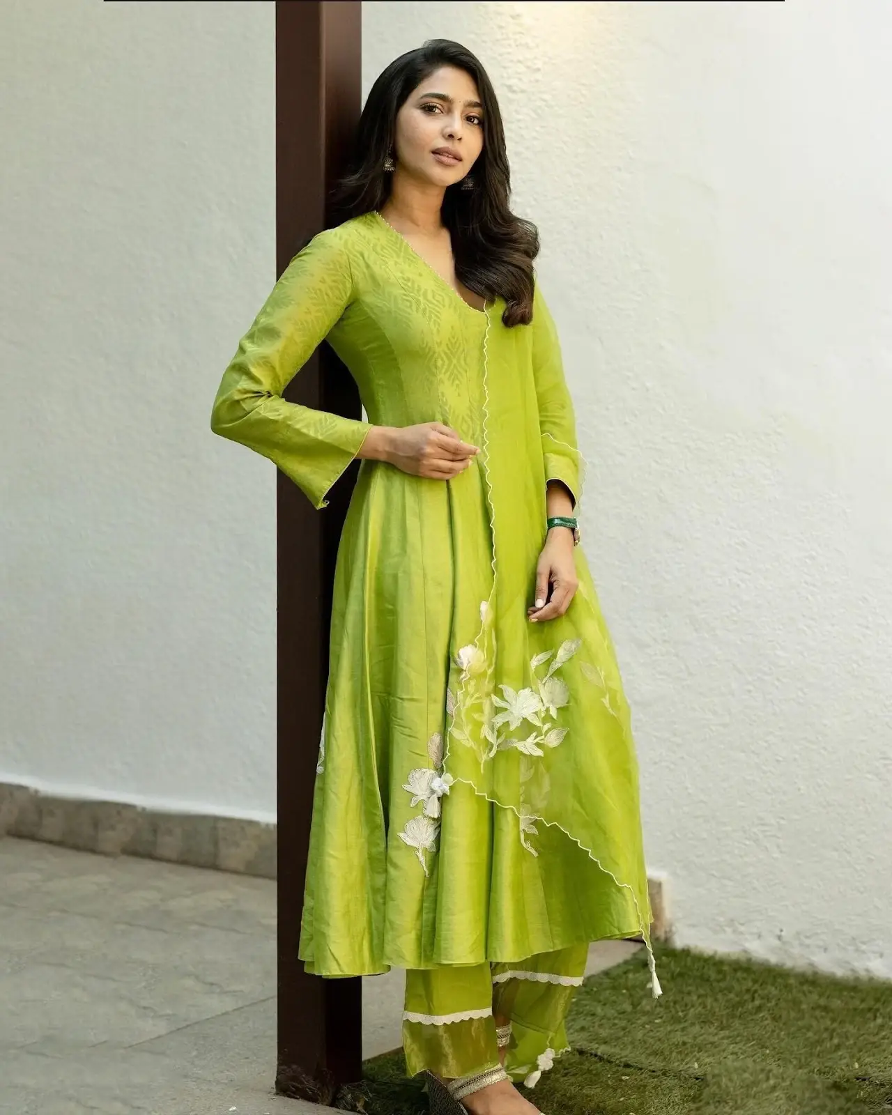 Beautiful Indian actress Aishwarya Lekshmi Images in Green Dress